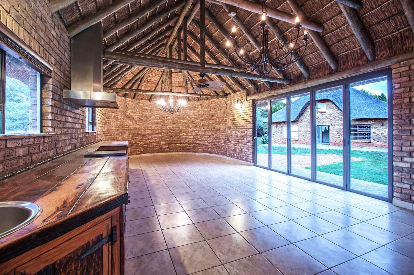 9 Bed House in Mooikloof Equestrian Estate photo number 11