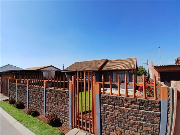 3 Bedroom House 3 Bedroom House