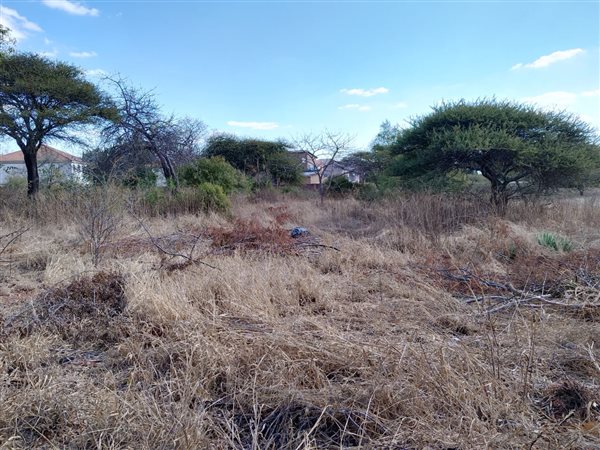 2 250 m² Land