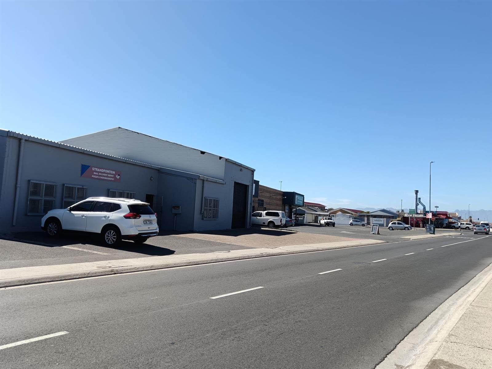 605  m² Commercial space in Strandfontein photo number 6