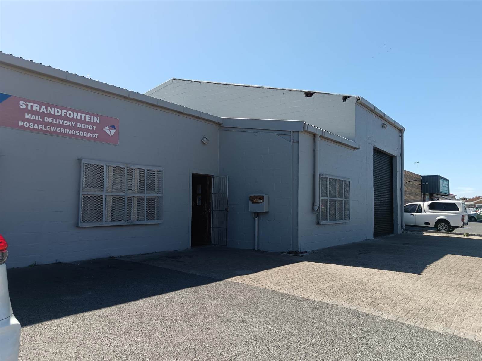 605  m² Commercial space in Strandfontein photo number 4