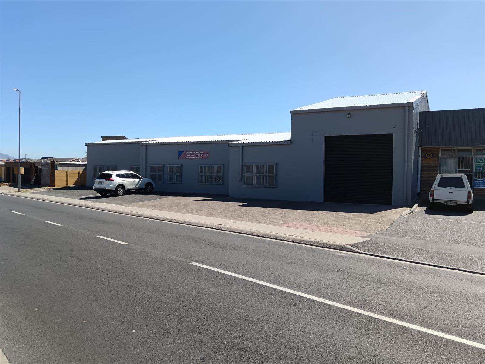 605  m² Commercial space in Strandfontein photo number 5