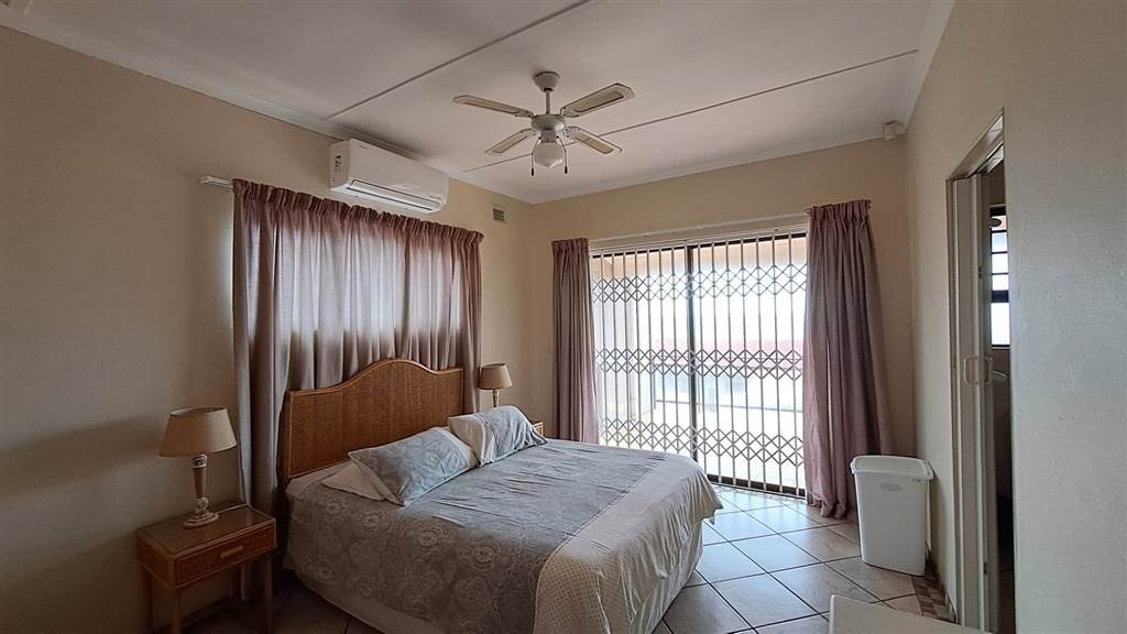 2 Bed Townhouse in Manaba photo number 15
