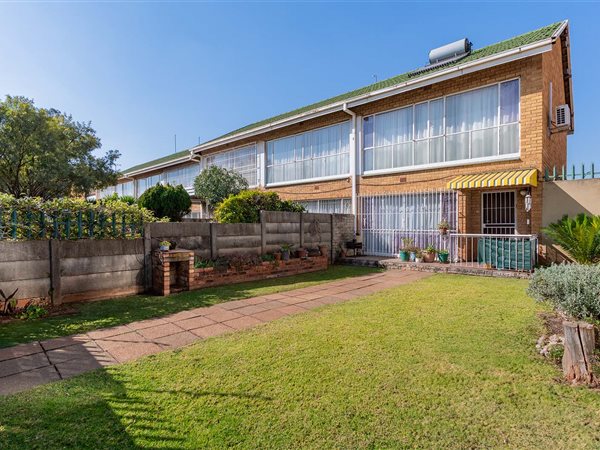 2 Bedroom Duplex 2 Bedroom Duplex