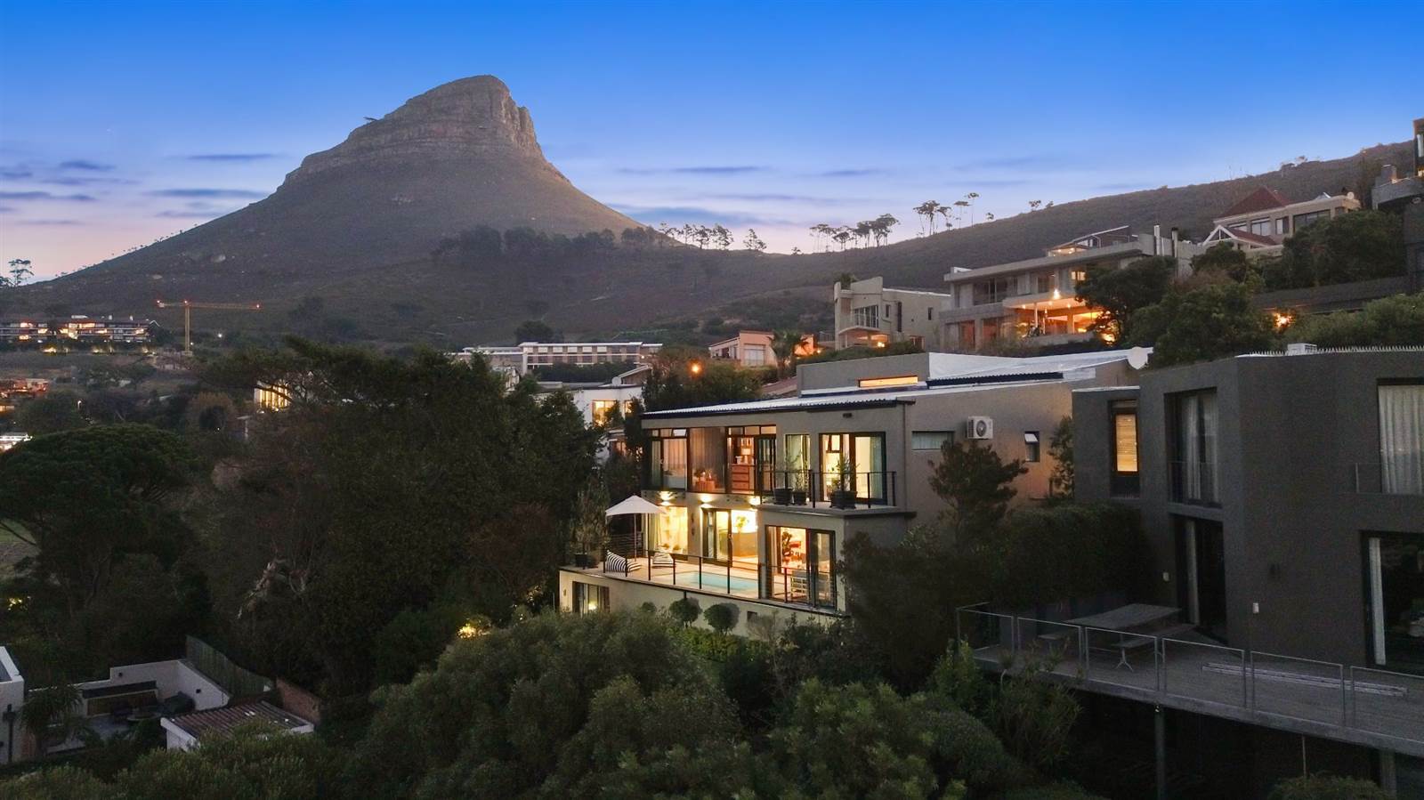 4 Bed House in Tamboerskloof photo number 2