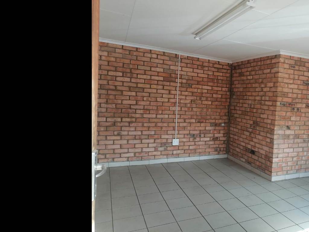 110  m² Industrial space in Middelburg Central photo number 14