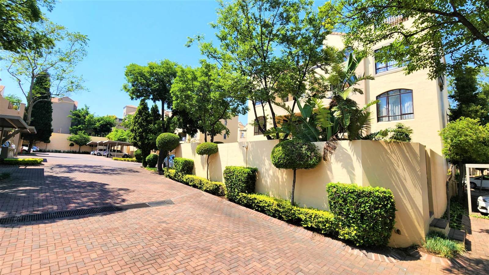 2 Bed Apartment in Lonehill photo number 18