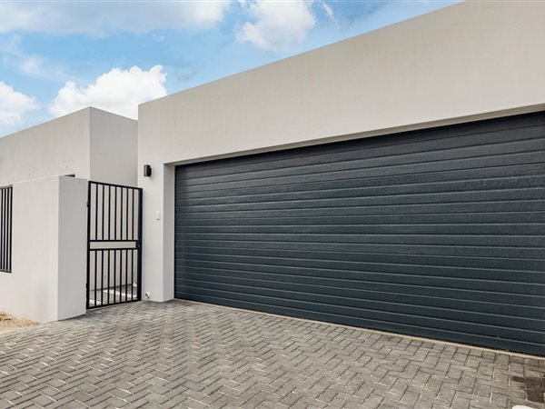 4 Bedroom House 4 Bedroom House