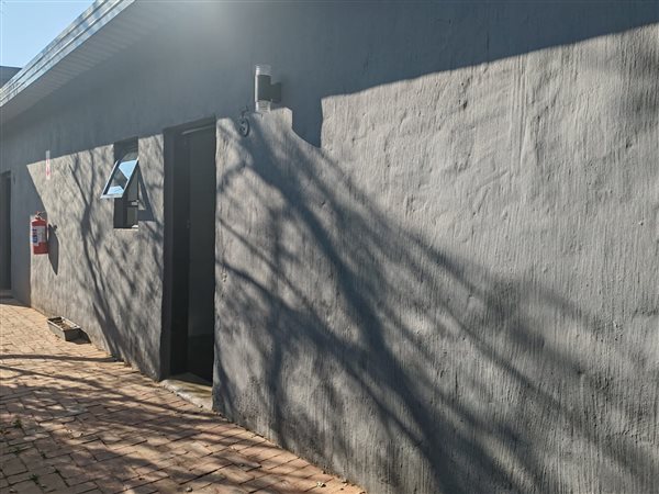 24  m² Commercial space