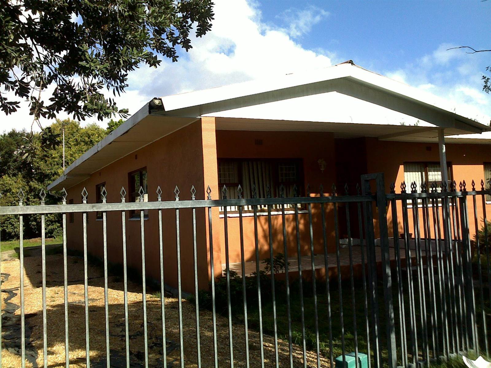 5 Bed House in Tableview photo number 6