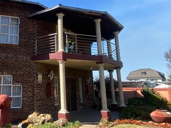 9 Bedroom House 9 Bedroom House