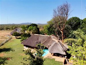 816 m² Farm in Leeuwfontein