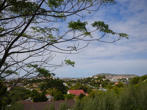 892 m² Land available in Lower Robberg