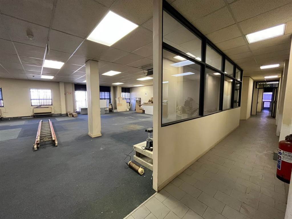 2000  m² Commercial space in Bedfordview photo number 17