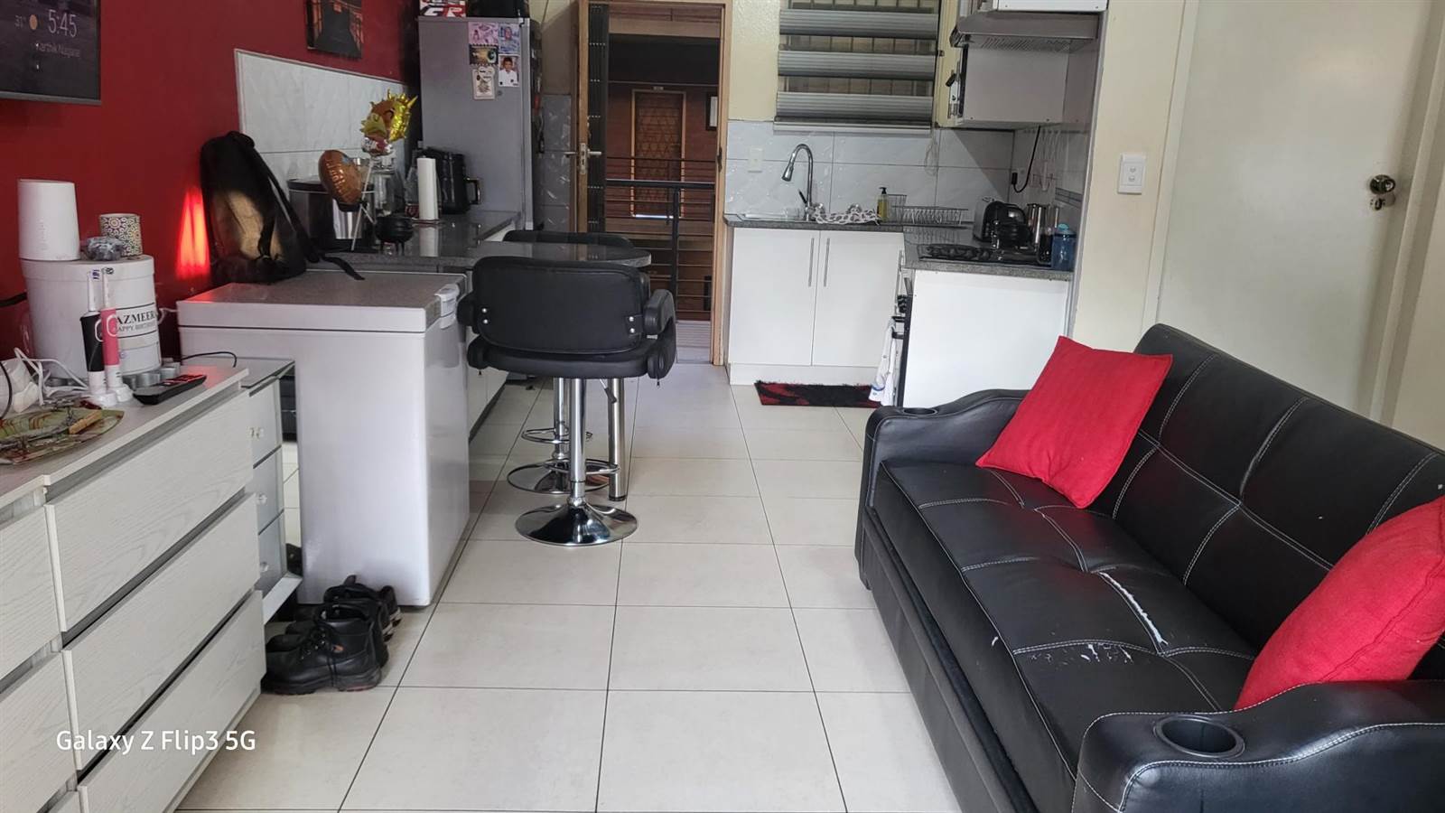Bachelor apartment in Braamfontein Werf photo number 5