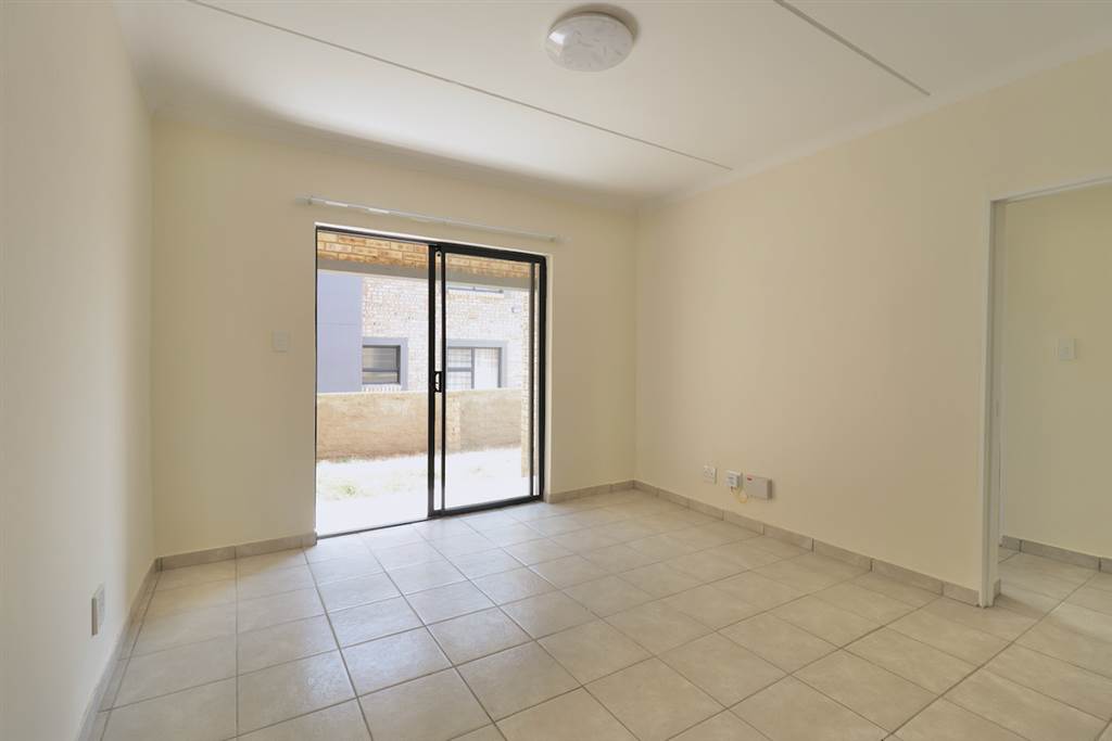 3 Bed Apartment in Rynfield AH photo number 5