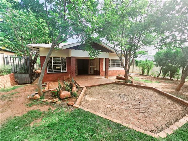 5 Bed House in Rietondale