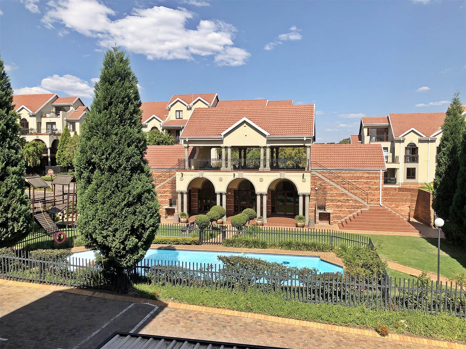 1 Bed Apartment in Bryanston photo number 15