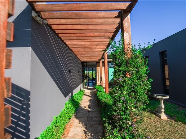 4 Bedroom House 4 Bedroom House