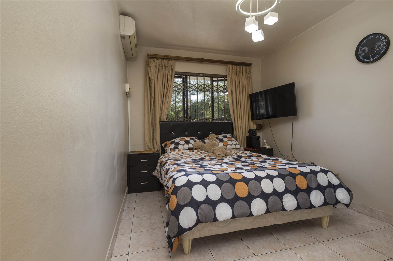 3 Bed Apartment in Durban North photo number 9