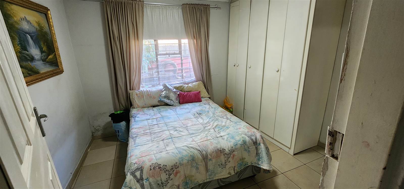 4.5 Bed House in Lenasia photo number 12