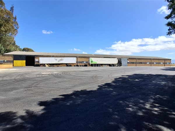 1 300  m² Industrial space