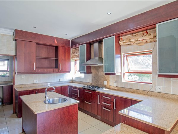 4 Bedroom House 4 Bedroom House