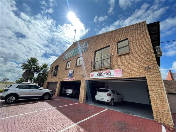 980  m² Commercial space in Secunda