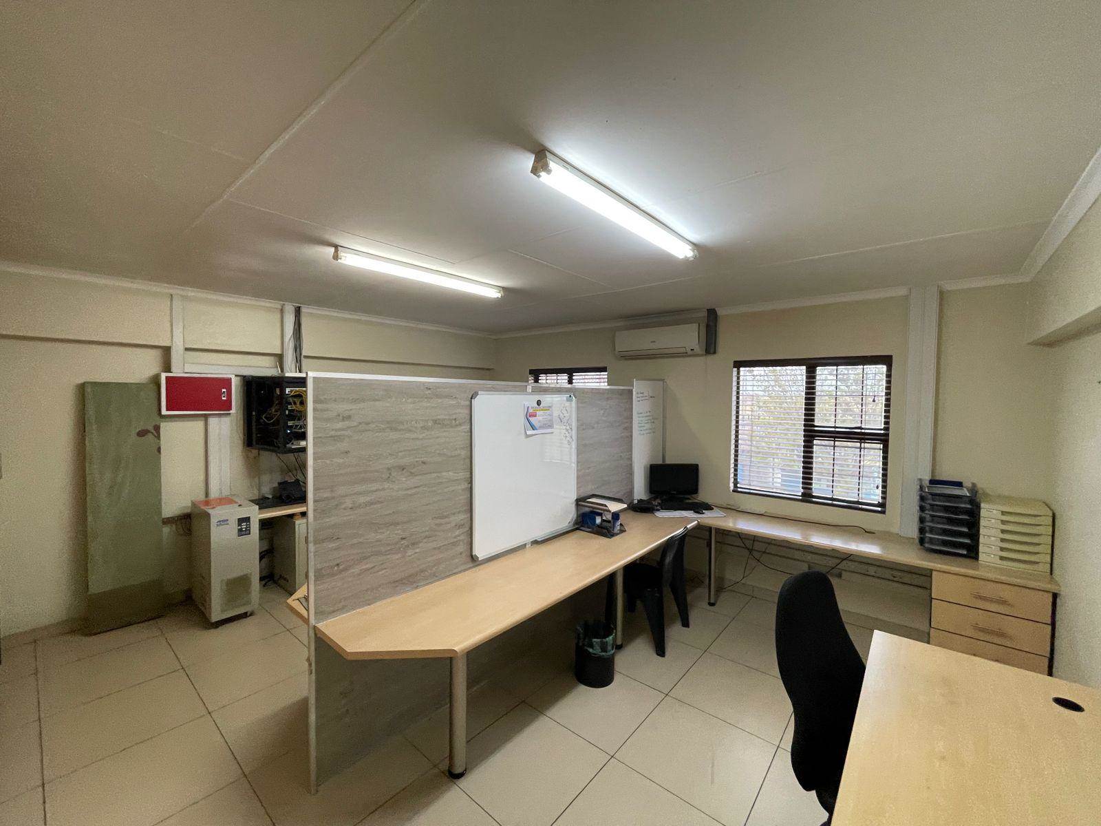 980  m² Commercial space in Secunda photo number 18