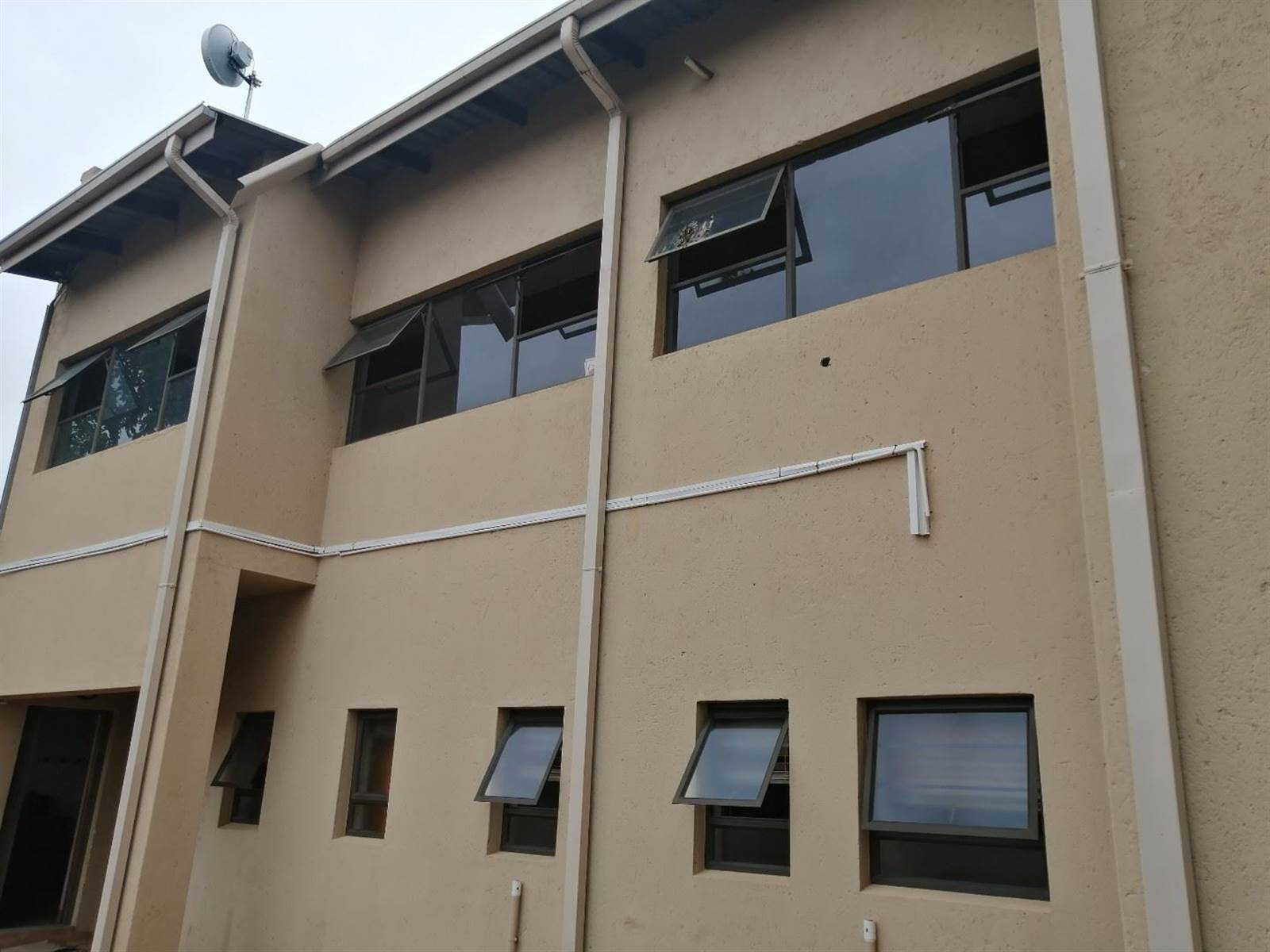 811  m² Commercial space in Rustenburg Central photo number 8