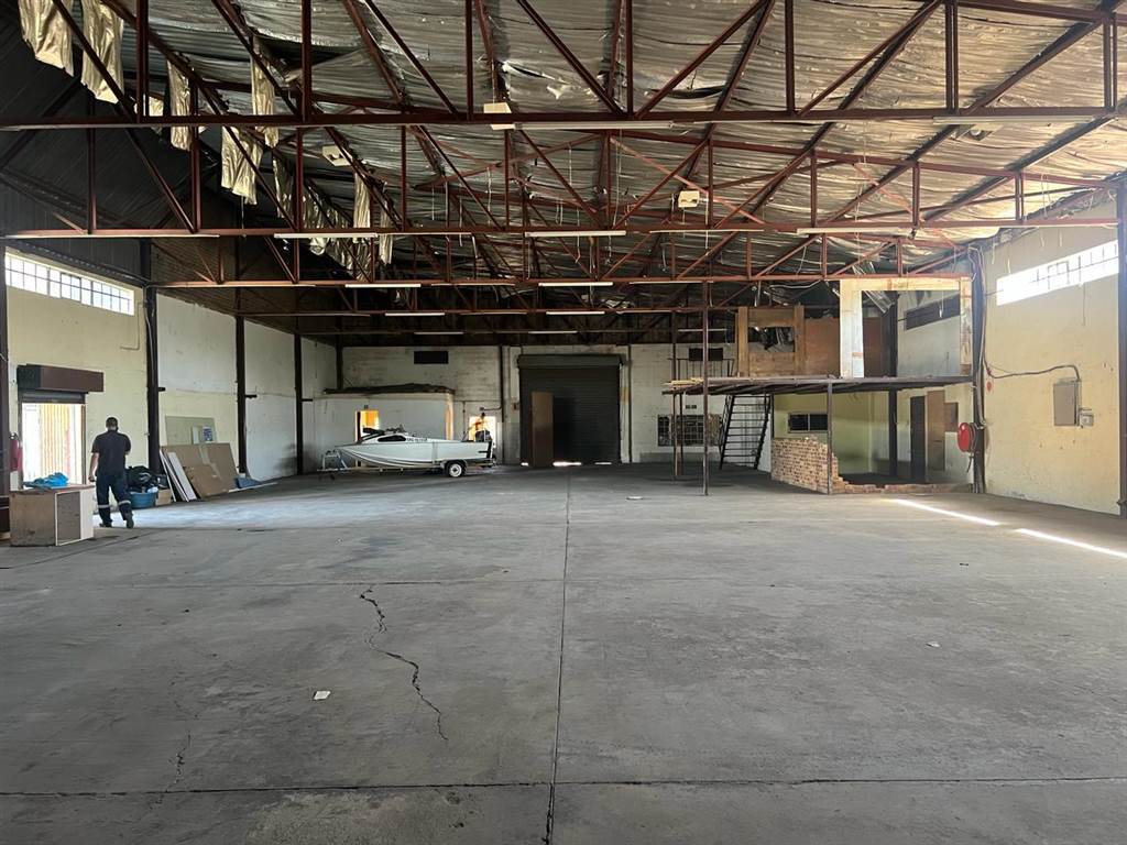 500  m² Industrial space in Delmore Park photo number 4