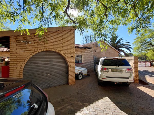 2 Bedroom Townhouse 2 Bedroom Townhouse