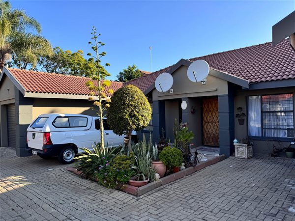 2 Bedroom Townhouse 2 Bedroom Townhouse