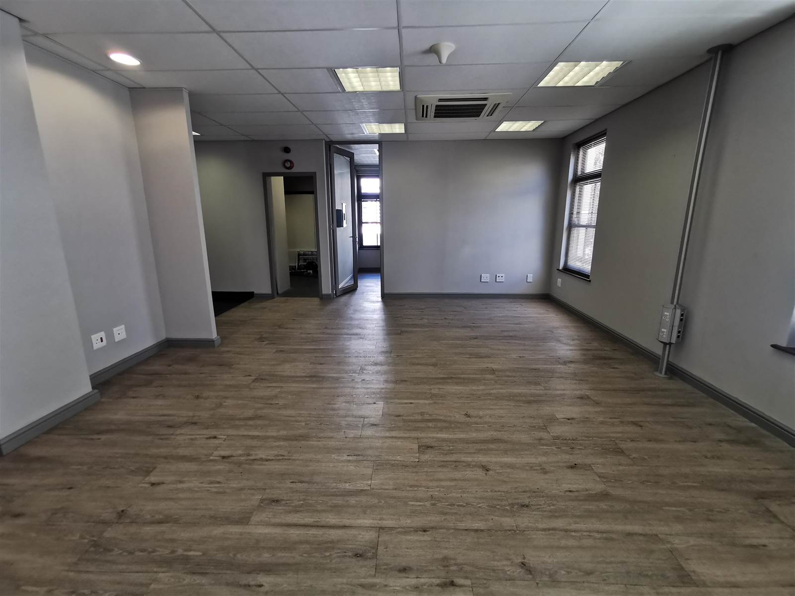 206  m² Commercial space in Stellenbosch Central photo number 8