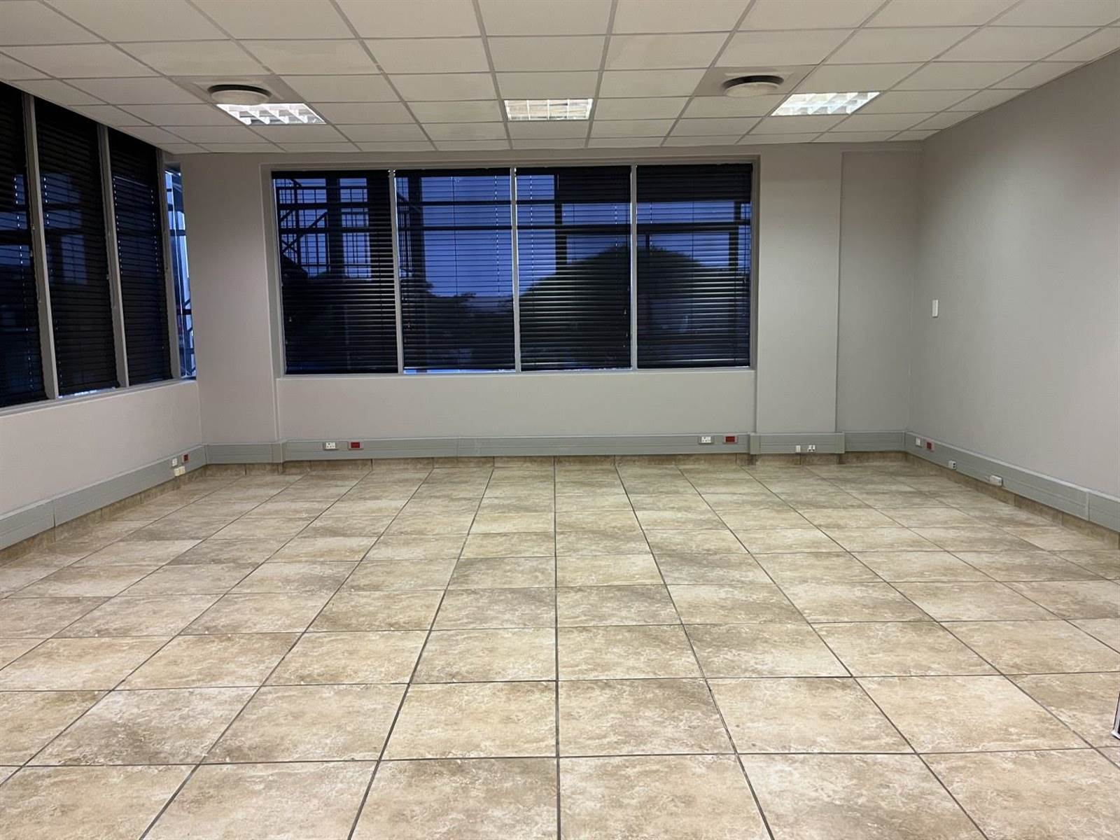 77  m² Office Space in Ballito photo number 1