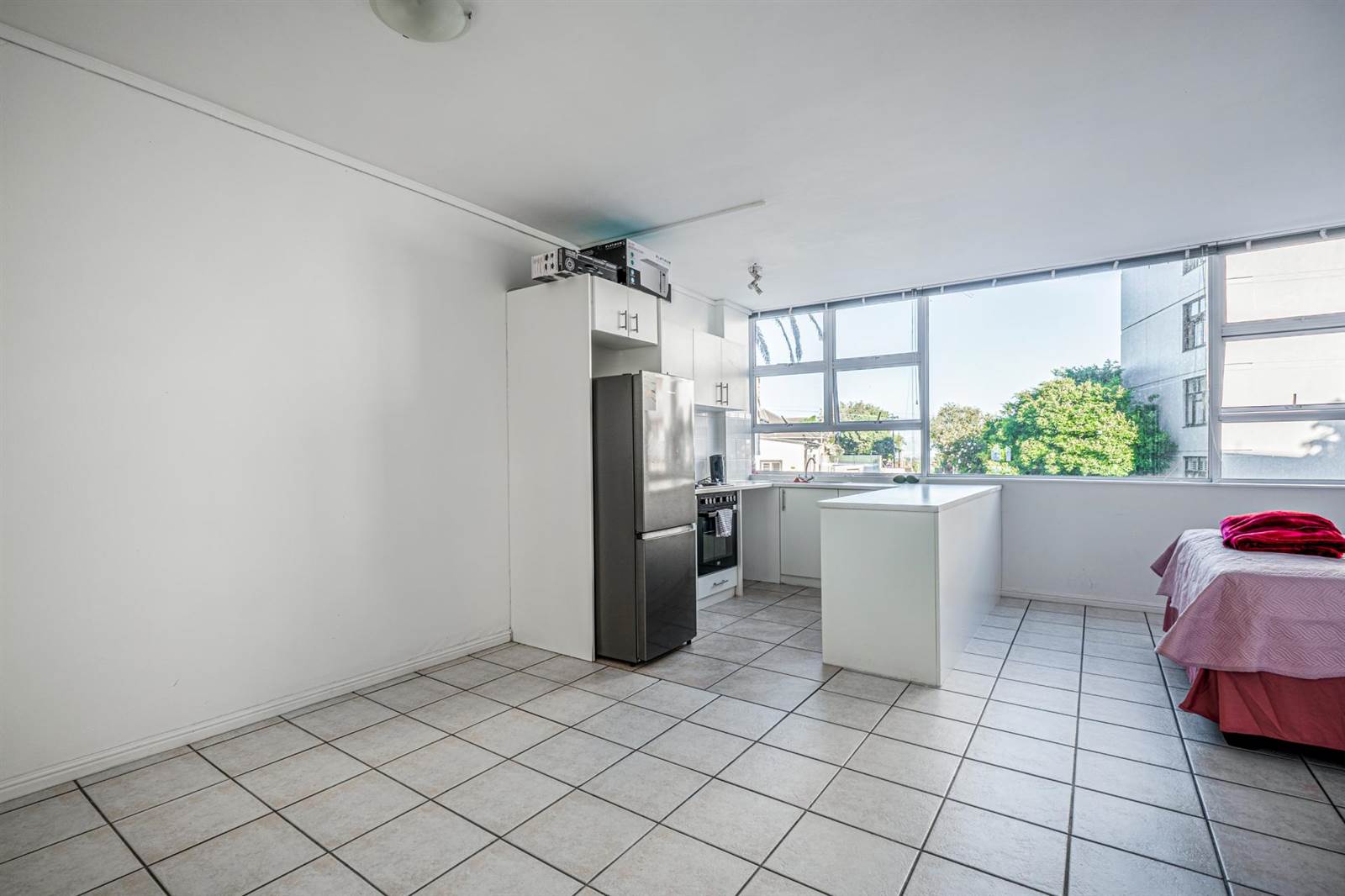 1 Bed Apartment in Wynberg Upper photo number 9