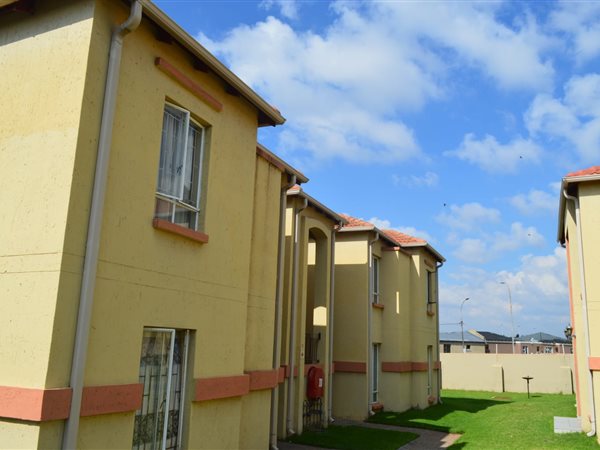 2 Bed Townhouse in Aeroton