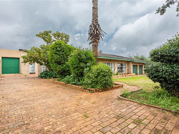 4 Bedroom House 4 Bedroom House