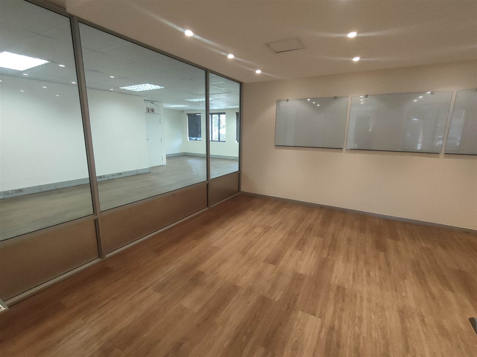 323  m² Commercial space in Tyger Valley photo number 9