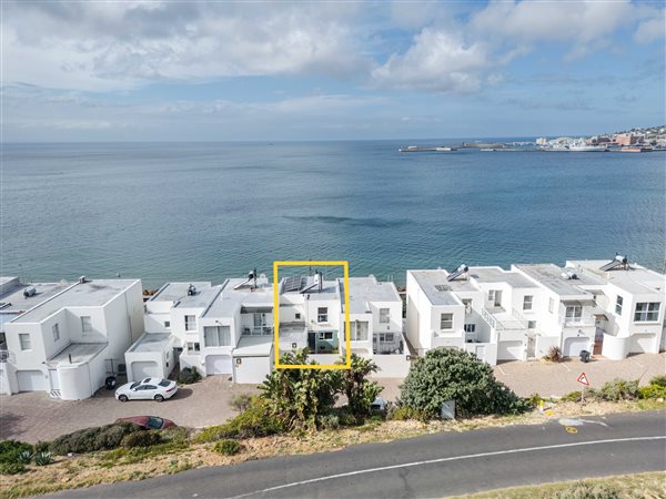 3 Bed Townhouse in Simons Town