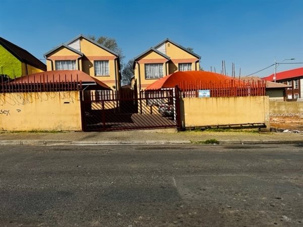 2 Bed Townhouse in Jeppestown