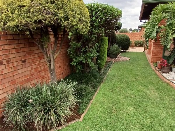 3 Bedroom Townhouse 3 Bedroom Townhouse