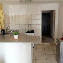 1 Bed Apartment in Meadowbrook photo number 4