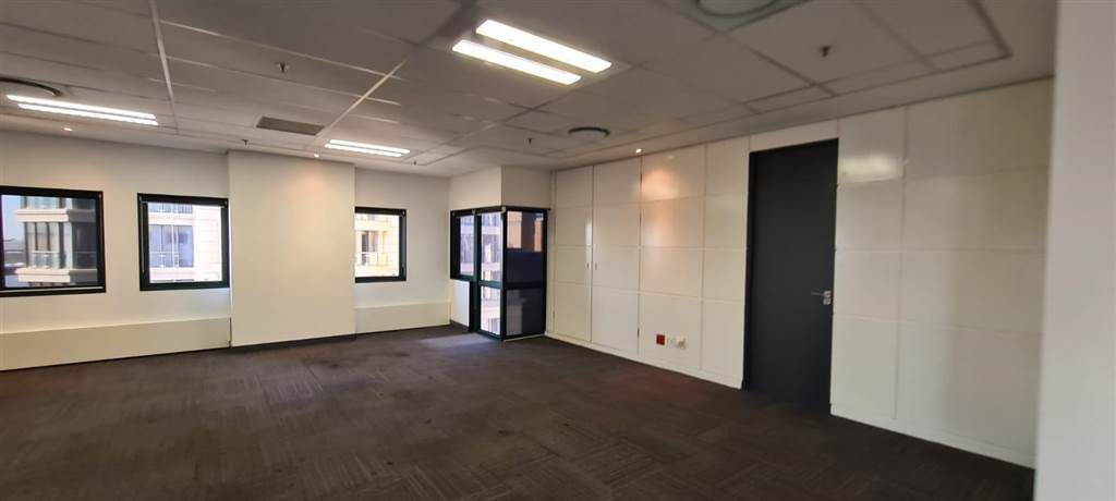 359  m² Commercial space in Sandown photo number 23