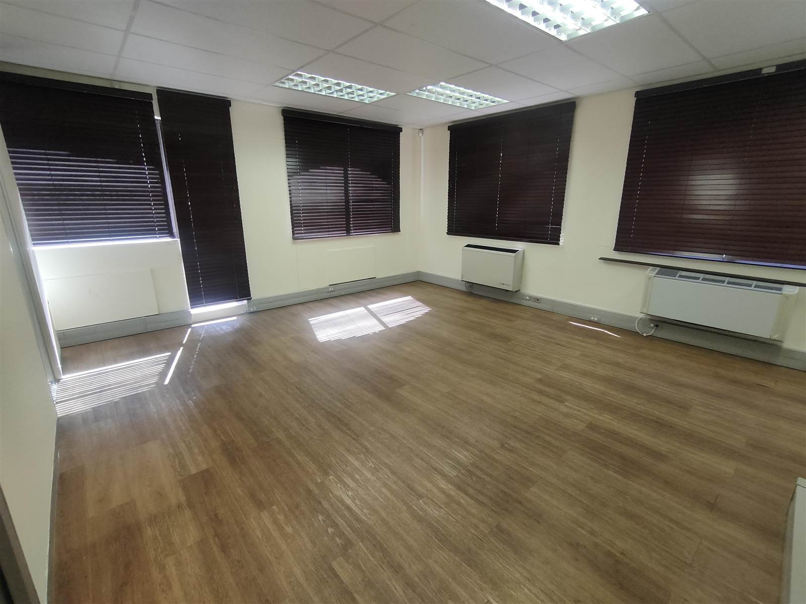 221  m² Commercial space in Tyger Valley photo number 8