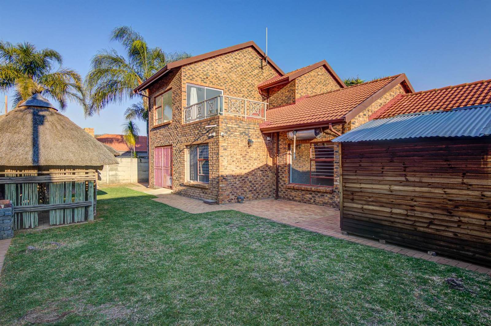 3 Bed House in Kempton Park Central photo number 2