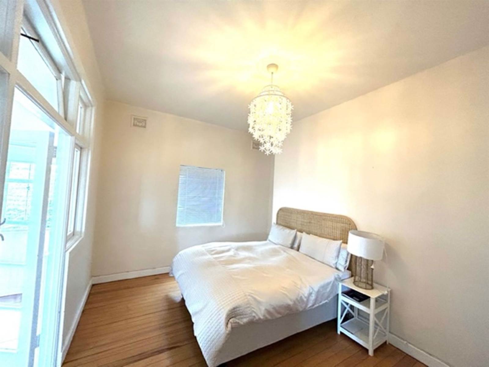 2 Bed Apartment in Essenwood photo number 9