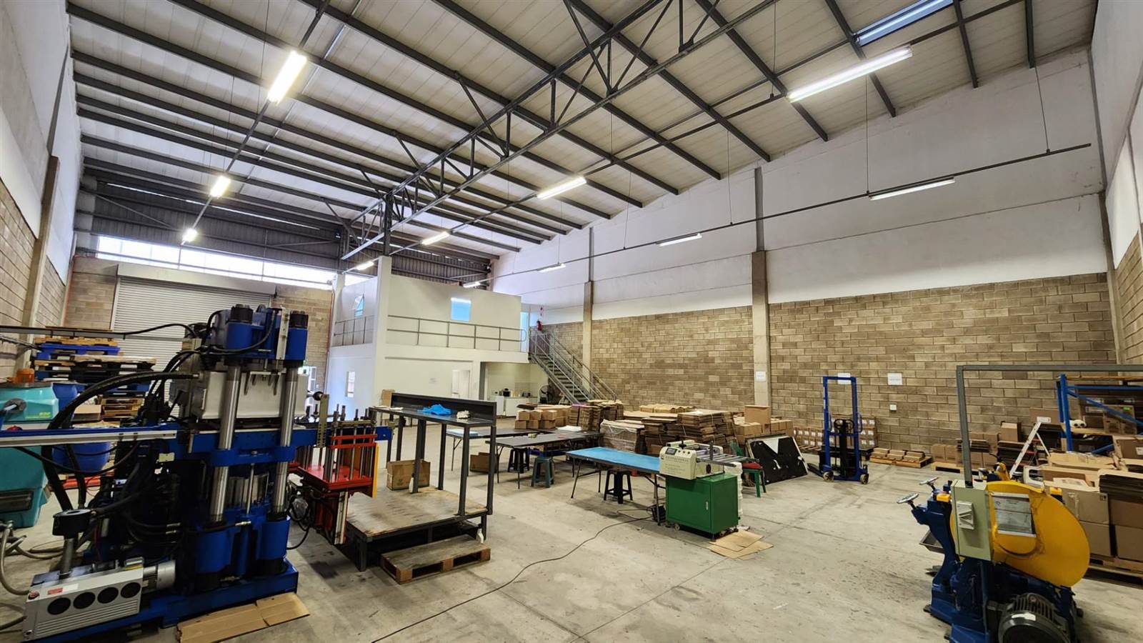 400  m² Industrial space in Mt Edgecombe photo number 3