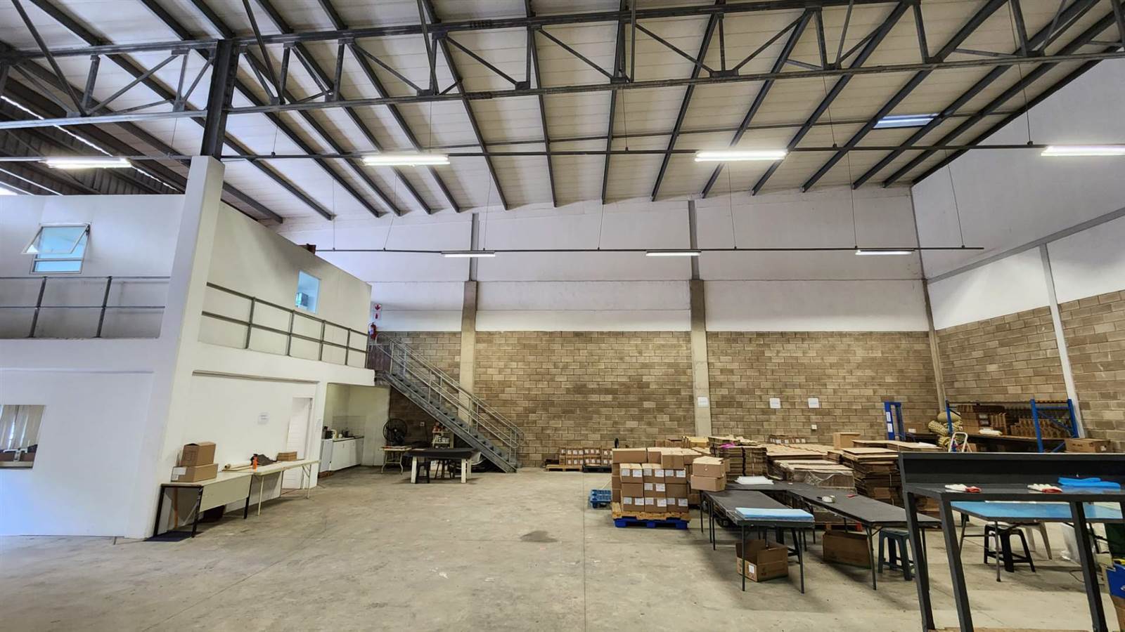 400  m² Industrial space in Mt Edgecombe photo number 4