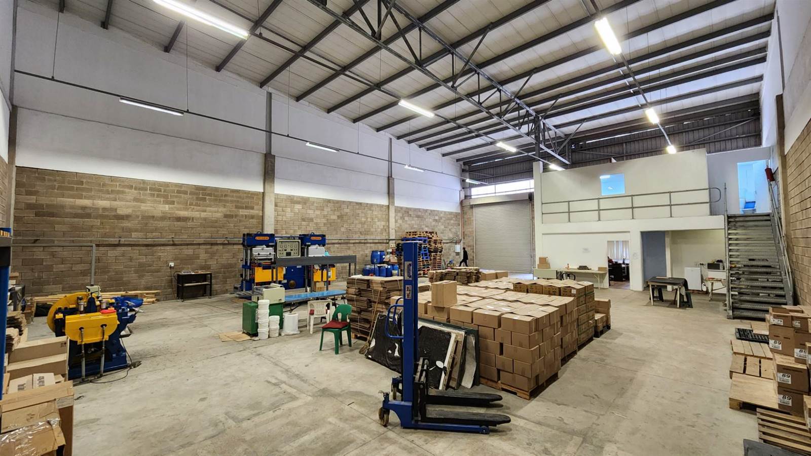 400  m² Industrial space in Mt Edgecombe photo number 8